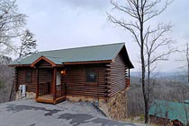 Pigeon Forge One Bedroom Cabin with Mountain View